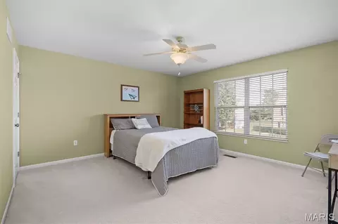 Bedroom - 923 Saint Nicholas Dr, O'fallon, IL 62269 photo 5 of 8