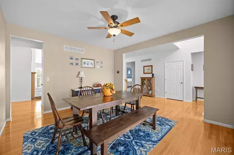 Dining - 923 Saint Nicholas Dr, O'fallon, IL 62269 photo 2 of 4