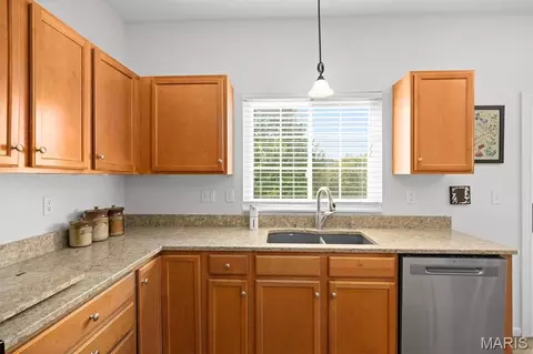 Kitchen - 923 Saint Nicholas Dr, O'fallon, IL 62269 photo 2 of 3