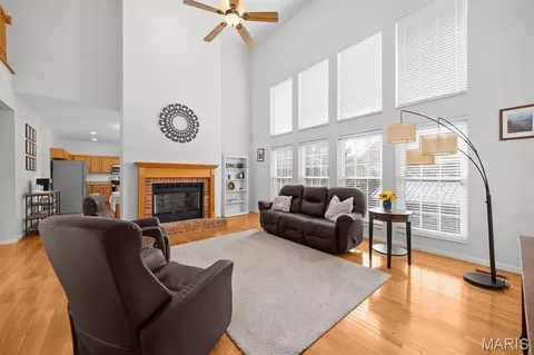 Living - 923 Saint Nicholas Dr, O'fallon, IL 62269 photo 1 of 4