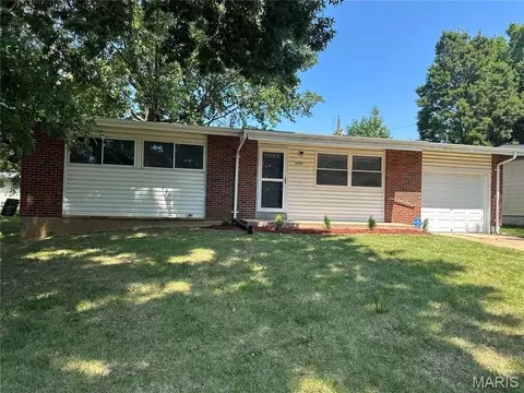 1731 Hudson Rd, Saint Louis, MO 63136