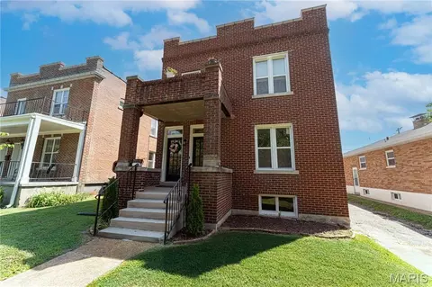 1024 Commodore Dr, Richmond Heights, MO 63117