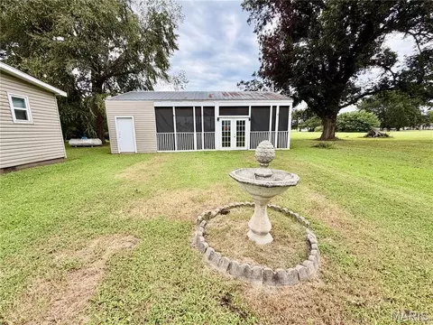 Exterior - 511 Dixie St, Parma, MO 63870 photo 1 of 7