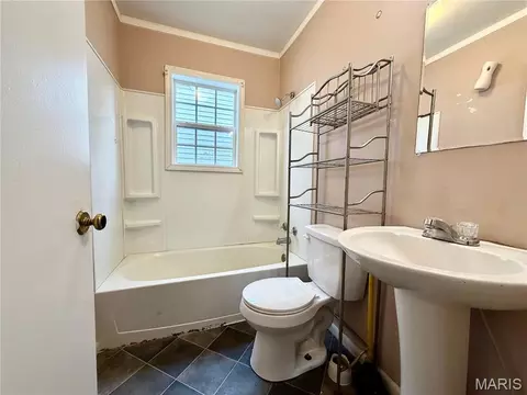 Bath - 511 Dixie St, Parma, MO 63870 photo 2 of 2