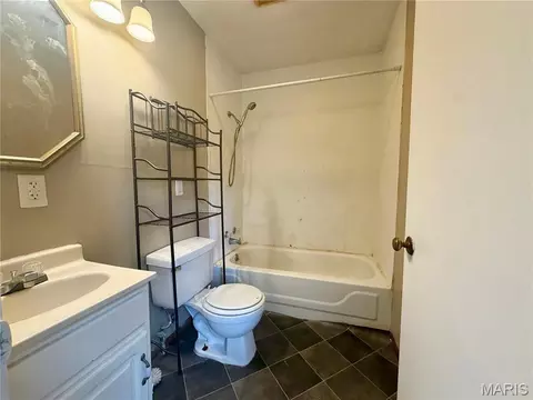 Bath - 511 Dixie St, Parma, MO 63870 photo 1 of 2