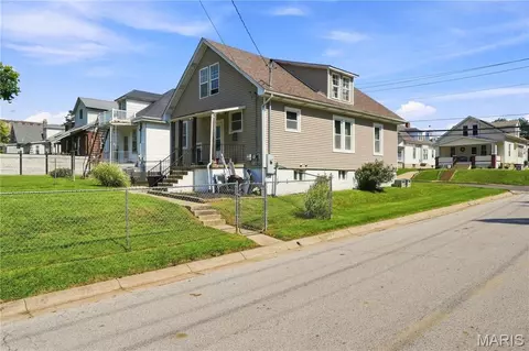 Exterior - 600 W 2nd St, Washington, MO 63090 photo 3 of 5