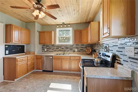 Kitchen - 600 W 2nd St, Washington, MO 63090 photo 2 of 2