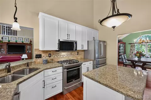 Kitchen - 730 Longfellow Cir, O'fallon, MO 63366 photo 5 of 6