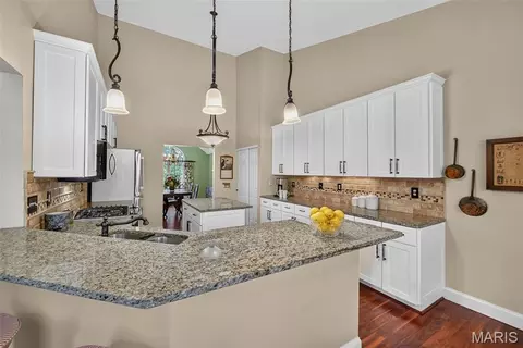 Kitchen - 730 Longfellow Cir, O'fallon, MO 63366 photo 2 of 6