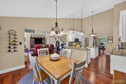 Dining - 730 Longfellow Cir, O'fallon, MO 63366 photo 2 of 6