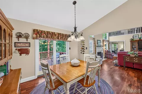 Dining - 730 Longfellow Cir, O'fallon, MO 63366 photo 3 of 6