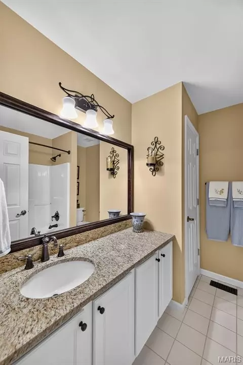 Bath - 730 Longfellow Cir, O'fallon, MO 63366 photo 5 of 6