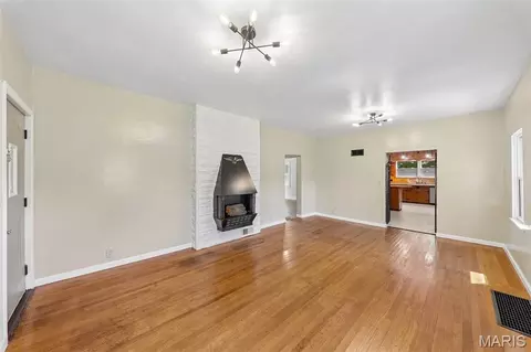 Living - 604 N 4th St, Benld, IL 62009 photo 2 of 3