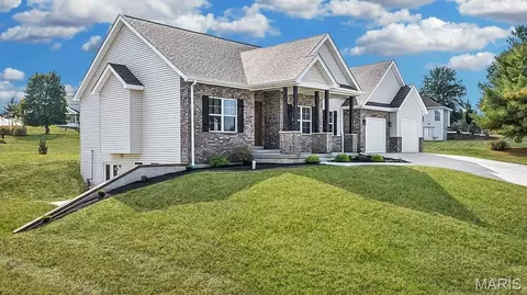 Exterior - 310 Red Wing Ct, Troy, MO 63379 photo 3 of 8