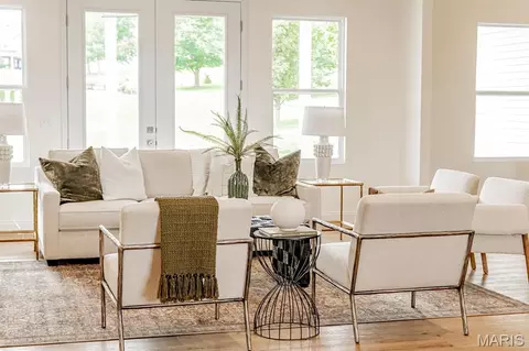 Living - 310 Red Wing Ct, Troy, MO 63379 photo 2 of 3