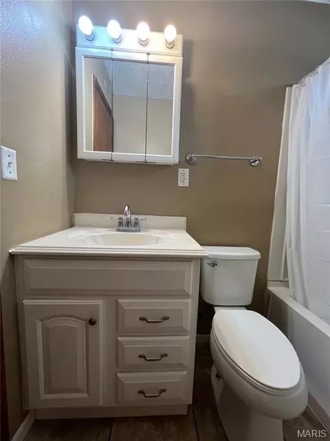 Bath - 107 E 6th St, Dixon, MO 65459 photo 1 of 2
