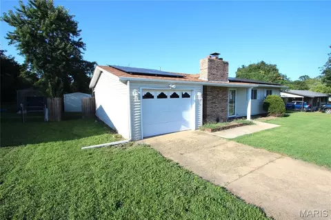 Exterior - 108 Eric St, Fredericktown, MO 63645 photo 2 of 4