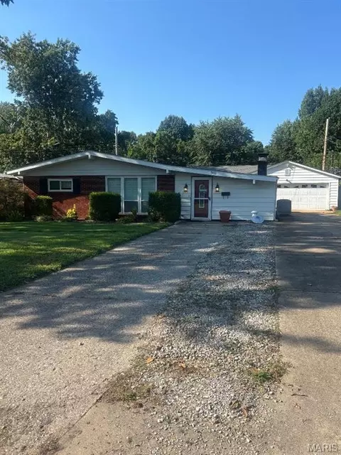 803 Amherst Dr, East Alton, IL 62024