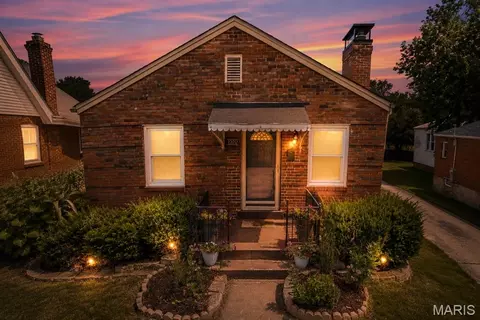 1510 Collins Ave, Richmond Heights, MO 63117