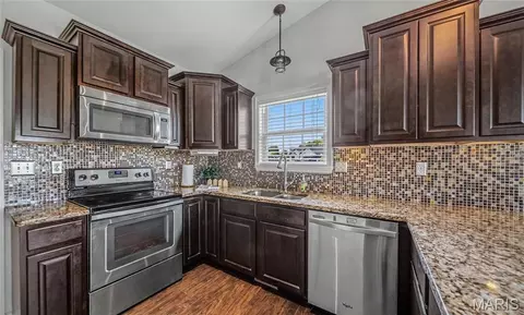Kitchen - 31 Keystone Dr, Old Monroe, MO 63369 photo 2 of 2