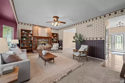 Living - 70 Log Hill Ln, Ballwin, MO 63011 photo 4 of 4