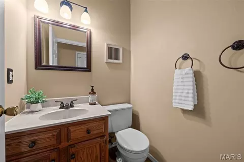 Bath - 70 Log Hill Ln, Ballwin, MO 63011 photo 1 of 4