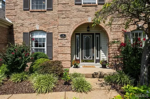 Exterior - 70 Log Hill Ln, Ballwin, MO 63011 photo 4 of 9