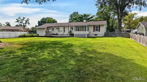 Exterior - 262 W Skyline Dr, Ballwin, MO 63011 photo 11 of 18