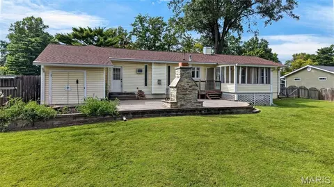 Exterior - 262 W Skyline Dr, Ballwin, MO 63011 photo 15 of 18