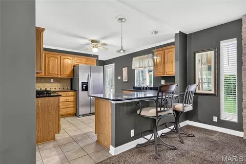 Kitchen - 262 W Skyline Dr, Ballwin, MO 63011 photo 5 of 5
