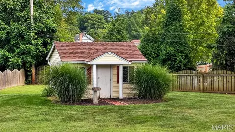 Exterior - 262 W Skyline Dr, Ballwin, MO 63011 photo 9 of 18