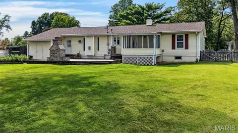 Exterior - 262 W Skyline Dr, Ballwin, MO 63011 photo 12 of 18