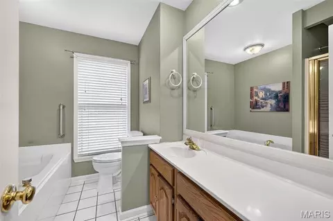 Bath - 262 W Skyline Dr, Ballwin, MO 63011 photo 1 of 3
