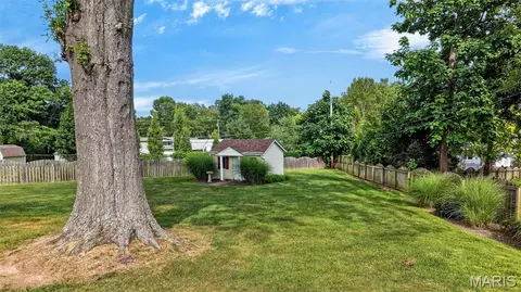 Exterior - 262 W Skyline Dr, Ballwin, MO 63011 photo 14 of 18