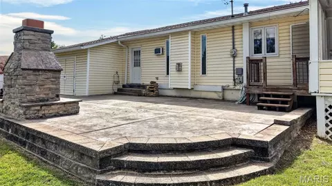 Exterior - 262 W Skyline Dr, Ballwin, MO 63011 photo 13 of 18