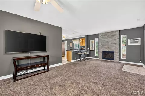 Living - 262 W Skyline Dr, Ballwin, MO 63011 photo 5 of 8