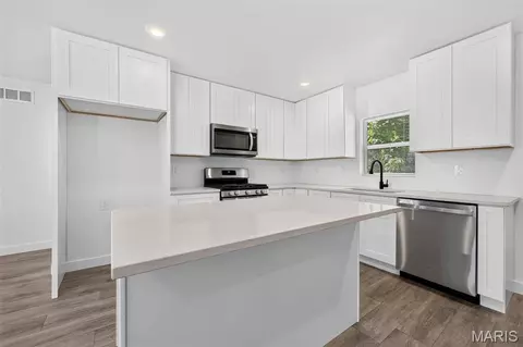 Kitchen - 117 Saint Joseph Ave, O'fallon, MO 63366 photo 2 of 6