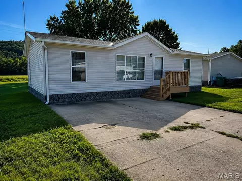 6104 Woodruff Dr, House Springs, MO 63051