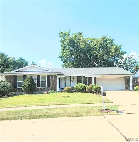 3759 Hirondelle Ln, Florissant, MO 63034