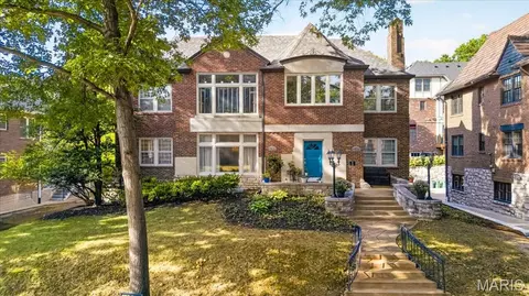 7509 Cromwell Dr, Saint Louis, MO 63105
