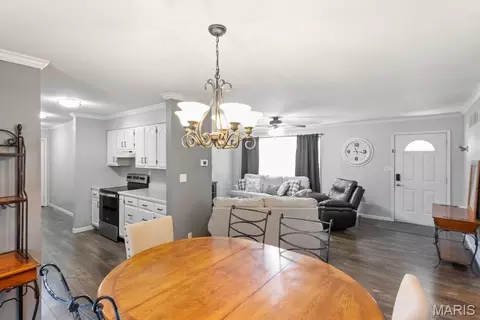 Dining - 641 Falcon Dr, Sullivan, MO 63080 photo 2 of 3