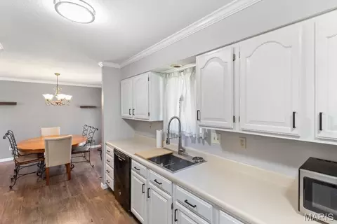Kitchen - 641 Falcon Dr, Sullivan, MO 63080 photo 2 of 2