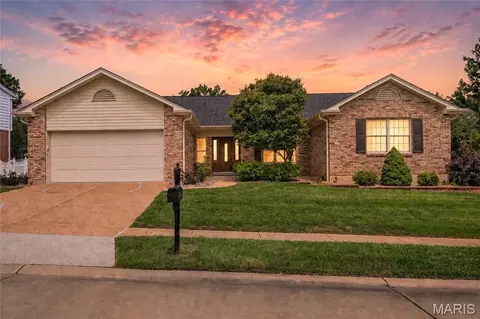 5305 Ambs Ct, Saint Louis, MO 63128