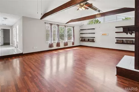 Living - 607 S Augusta St, O'fallon, IL 62269 photo 4 of 6