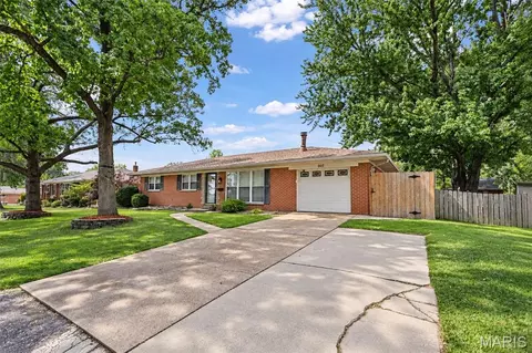 Exterior - 607 S Augusta St, O'fallon, IL 62269 photo 9 of 11