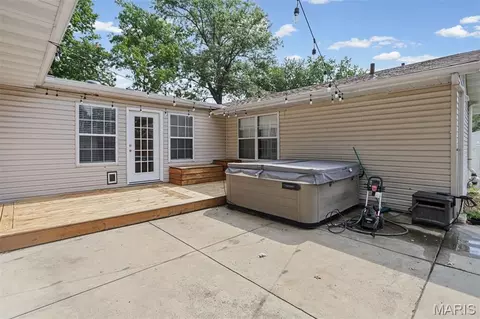 Exterior - 607 S Augusta St, O'fallon, IL 62269 photo 3 of 11