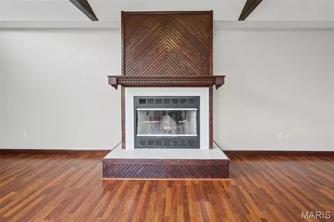 Living - 607 S Augusta St, O'fallon, IL 62269 photo 5 of 6
