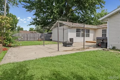 Exterior - 607 S Augusta St, O'fallon, IL 62269 photo 6 of 11