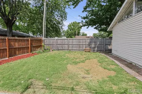 Exterior - 607 S Augusta St, O'fallon, IL 62269 photo 7 of 11