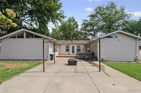 Exterior - 607 S Augusta St, O'fallon, IL 62269 photo 2 of 11